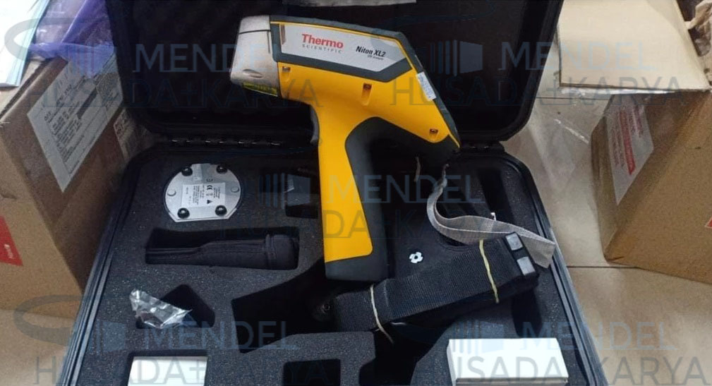 Niton XL2 800 XRF Analyzer