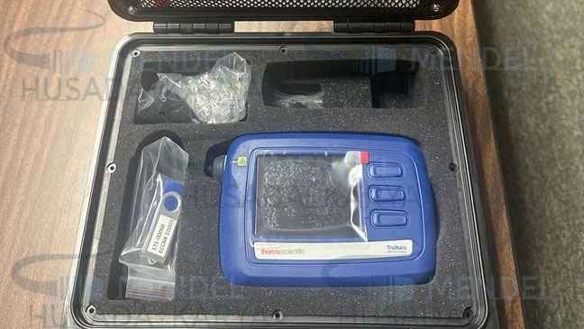 Thermo Scientiﬁc TruNarc Handheld Narcotics Analyzer