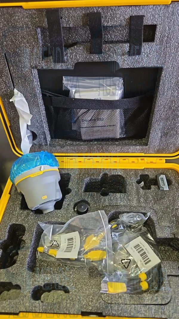 Trimble R12i GNSS Receiver System